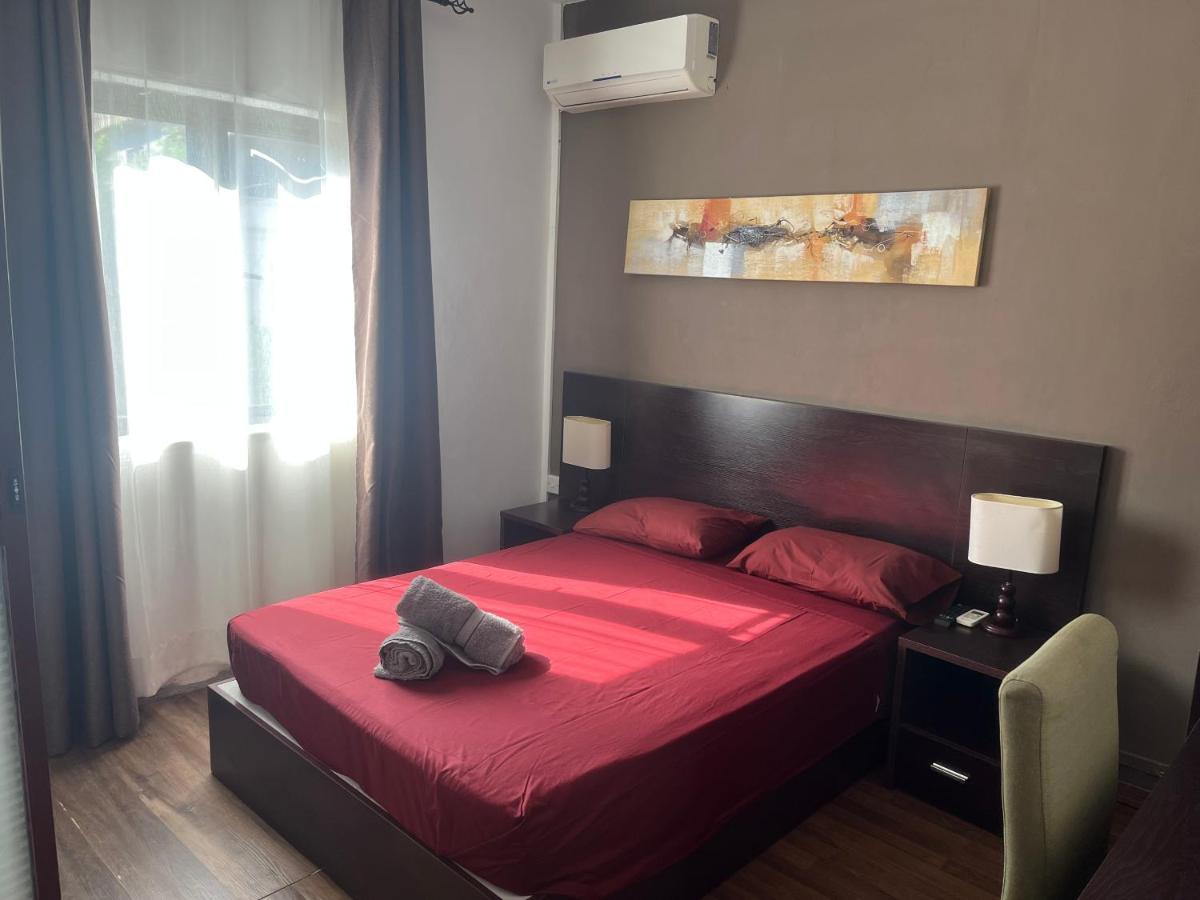 Le Binome Aparthotel Grand Baie Bagian luar foto